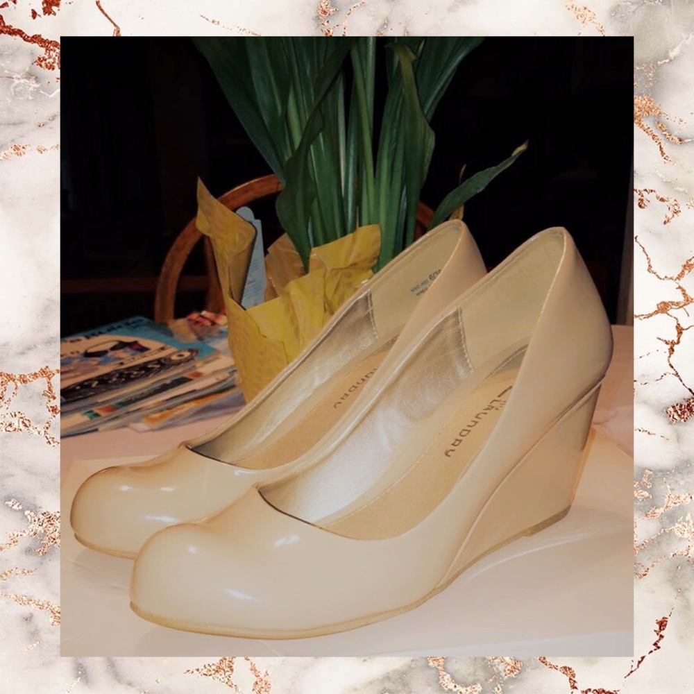 Nude Wedges
